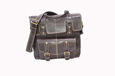 Pellezzari Stolthed Messenger Bag(Brown, 10 L)