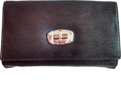 Fiable Casual Black Clutch