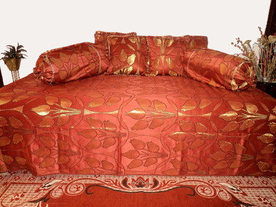 Design Willa Silk Floral Diwan Set
