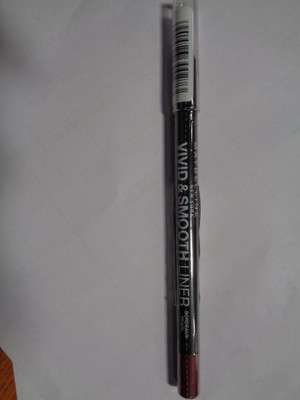 Maybelline Vivid & Smooth 1.2 g(Bordeaux pearl)