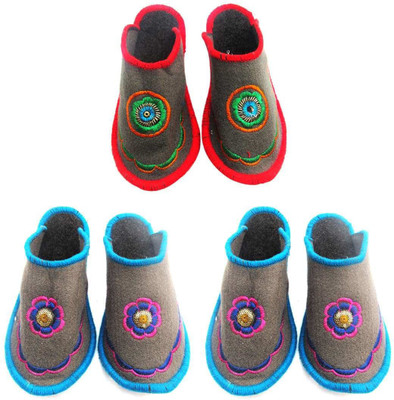 Champaliya Slippers, Multicolor