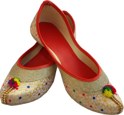 Gunina Bags and Handicrafts Party Wear For Women(Gold