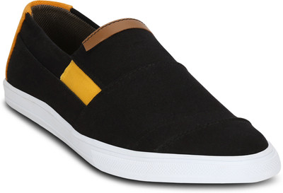 Get Glamr Boonedock Slip On Sneakers For Men(Black
