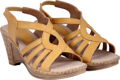 Lily Women Tan Wedges