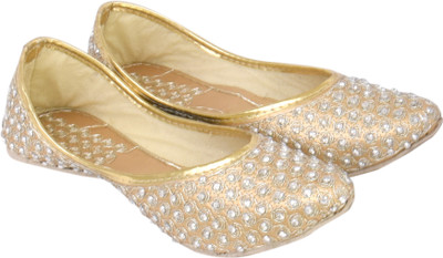Decot Paradise Jaipuri embellished multicolour mojaries Bellies For Women(Gold, Gold::silver
Decot Paradise Jaipuri embellished multicolour mojaries Bellies For Women(Gold, Gold::silver