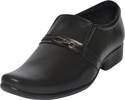 Fashion Tree FORMAL BLACK COLOUR SLIP ON SHOE FOR MEN Corporate Casuals For Men(Black
Fashion Tree FORMAL BLACK COLOUR SLIP ON SHOE FOR MEN Corporate Casuals For Men(Black