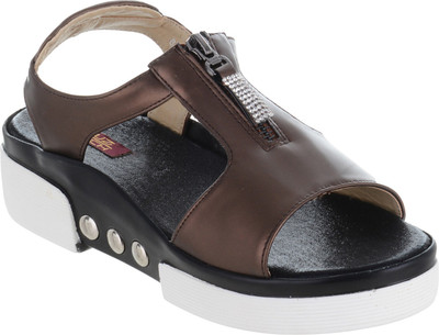Shuz Touch Women BROWN Wedges
