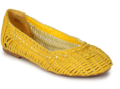 OLMIITE Moalu Bellies For Women(Yellow