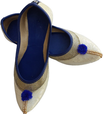 Gunina Bags and Handicrafts Gunina White Blue Footwear Kolhapuris For Women(White, Blue
Gunina Bags and Handicrafts Gunina White Blue Footwear Kolhapuris For Women(White, Blue