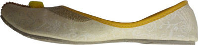 Gunina Bags and Handicrafts Gunina White Yellow Footwear Bellies For Women(White, Yellow
Gunina Bags and Handicrafts Gunina White Yellow Footwear Bellies For Women(White, Yellow