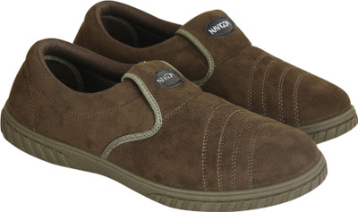 Navigon Casuals For Men(Olive