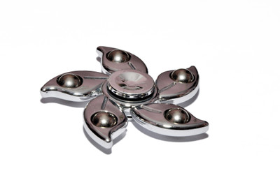 Atarilights Flower shaped |Ultra fast | Silver color | Fidget Spinner(Silver)