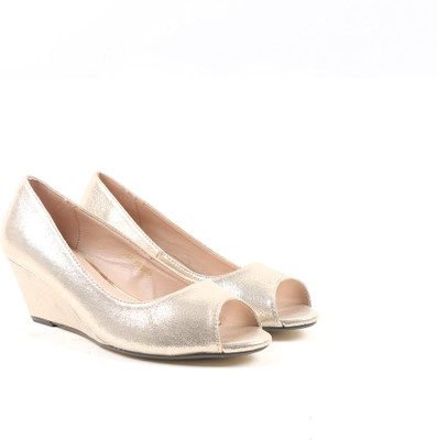 Carlton London Women GOLD Wedges