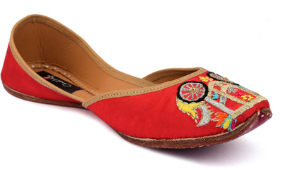 Coral Haze Red Handcrafted Multicolored Threaded Baggi Motif Punjabi Jutti Jutis For Women(Red
Coral Haze Red Handcrafted Multicolored Threaded Baggi Motif Punjabi Jutti Jutis For Women(Red
