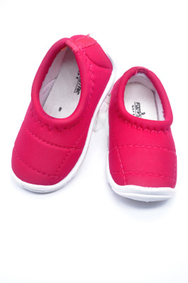 footstair Boys & Girls Slip on Loafers(White, Pink 
footstair Boys & Girls Slip on Loafers(White, Pink