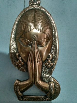 MATERIALCRAFT WELCOME LADY PLATE Decorative Showpiece - 30 cm(Aluminium, Brown)
MATERIALCRAFT WELCOME LADY PLATE Decorative Showpiece - 30 cm(Aluminium, Brown)