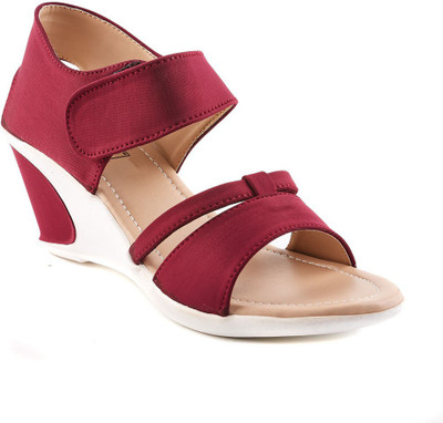 Dolphin Miles Women Maroon Wedges