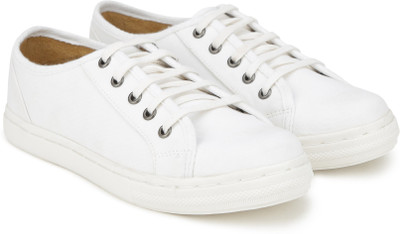 Miss CL By Carlton London Miss CL Casual Shoes For Women(White