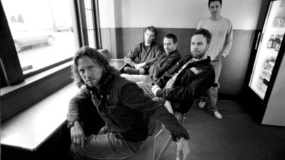 Pearl Jam Wall Poster PWRGVALPHAPOS2799 Paper Print(18 inch X 12 inch, Rolled)
Pearl Jam Wall Poster PWRGVALPHAPOS2799 Paper Print(18 inch X 12 inch, Rolled)