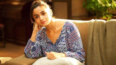 Aabhaas Alia Bhatt Wall Poster Fine Art Print(12 inch X 18 inch, Rolled)