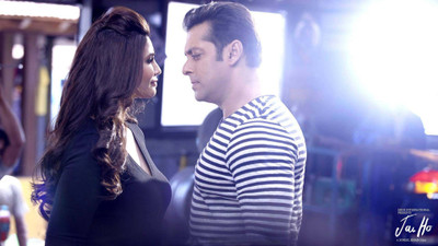 Wall Poster a/wallpapers-movie-salman-daisy-beautiful Paper Print(12 inch X 18 inch, Rolled)
Wall Poster a/wallpapers-movie-salman-daisy-beautiful Paper Print(12 inch X 18 inch, Rolled)