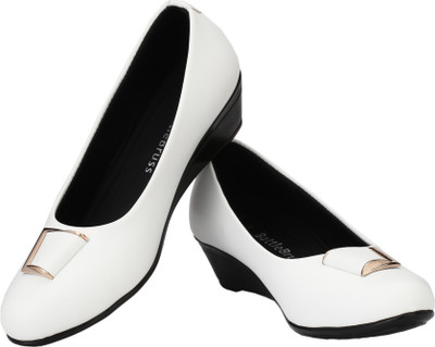 BottleBruss Lady Luck Bellies For Women(White