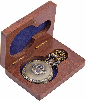 Kartique Full Hunter Crown Embossing Roman Number Dial Gold Pleated Stainless Steel Pocket Watch Chain
Kartique Full Hunter Crown Embossing Roman Number Dial Gold Pleated Stainless Steel Pocket Watch Chain