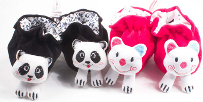 Ole Baby 3D Plush Soft Velvet Fur Fabric light weight Newborn Infant Non Slip Anti Skid Sole Prewalker Crib Shoes Baby girl Baby Boy shoes 0-4 Months Pack of 2 Booties(Toe to Heel Length - 10 cm Multicolor)
Ole Baby 3D Plush Soft Velvet Fur Fabric light weight Newborn Infant Non Slip Anti Skid Sole Prewalker Crib Shoes Baby girl Baby Boy shoes 0-4 Months Pack of 2 Booties(Toe to Heel Length - 10 cm Multicolor)