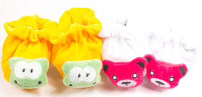 Ole Baby 3D Plush Soft Velvet Fabric light weight Newborn Infant Prewalker Crib Shoes Baby girl Baby Boy Shoes 0-4 Months Pack of 2 Booties(Toe to Heel Length - 10 cm Multicolor)
Ole Baby 3D Plush Soft Velvet Fabric light weight Newborn Infant Prewalker Crib Shoes Baby girl Baby Boy Shoes 0-4 Months Pack of 2 Booties(Toe to Heel Length - 10 cm Multicolor)