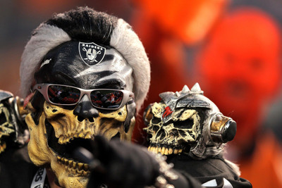 Akhuratha Poster Sports Oakland Raiders Football HD Wallpaper Background Fine Art Print(12 inch X 18 inch, Rolled)
Akhuratha Poster Sports Oakland Raiders Football HD Wallpaper Background Fine Art Print(12 inch X 18 inch, Rolled)