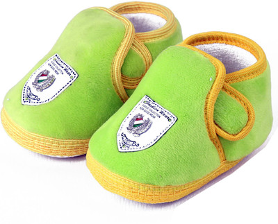 VLS Lifestyle Velvet Plain Colour Booties(Toe to Heel Length - 11 cm Green)
VLS Lifestyle Velvet Plain Colour Booties(Toe to Heel Length - 11 cm Green)