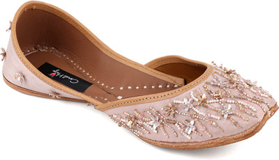 Coral Haze Premium Quality Dupion Women's Punjabi Fashionable Stylish Jutti Champagne Bellies For Women(Beige
Coral Haze Premium Quality Dupion Women's Punjabi Fashionable Stylish Jutti Champagne Bellies For Women(Beige