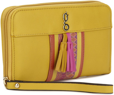 Global Desi Casual Yellow Clutch
Global Desi Casual Yellow Clutch