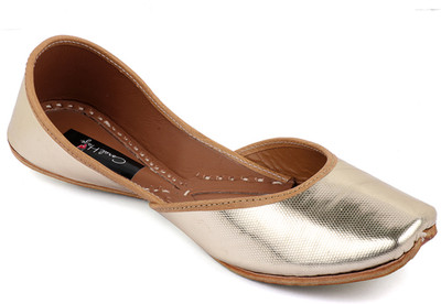 Coral Haze Premium Quality Leatherite Women's Punjabi Fashionable Stylish Juttis Gold Bellies For Women(Gold
Coral Haze Premium Quality Leatherite Women's Punjabi Fashionable Stylish Juttis Gold Bellies For Women(Gold