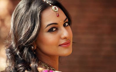 Celebrity Sonakshi Sinha Actresses India Indian Face Close-up HD Wall Poster Fine Art Print(12 inch X 18 inch, Rolled)
Celebrity Sonakshi Sinha Actresses India Indian Face Close-up HD Wall Poster Fine Art Print(12 inch X 18 inch, Rolled)
