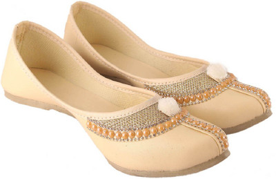 RAJASTHANI JUTI BJ-Hfc1691 Jutis For Women(White, Off white