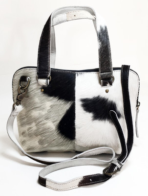 Taurus Indicus CNM2018/15BW Genuine leather Waterproof Shoulder Bag(White, 12 inch)
Taurus Indicus CNM2018/15BW Genuine leather Waterproof Shoulder Bag(White, 12 inch)