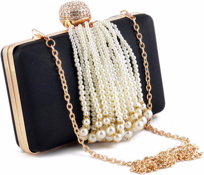 Urbantra Party Black Clutch