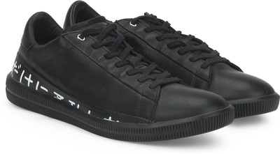 Diesel DYNECKT S-NAPTIK Sneaker For Men(Black, White, T8013