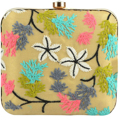 Tooba Handicraft Party White Clutch
