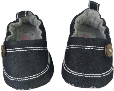 ivee Anti-skid Denim Black slip on booties for 6 to 9 months baby Booties(Toe to Heel Length - 13 cm Black)
ivee Anti-skid Denim Black slip on booties for 6 to 9 months baby Booties(Toe to Heel Length - 13 cm Black)