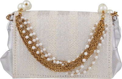 TARUSA Casual White Clutch