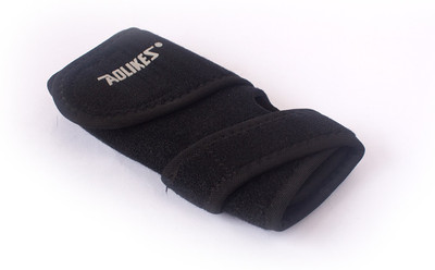 Skyfitness Wrist Wraps - 18" Professional Grade With Thumb Loops - Wrist Support Braces for Men & Women - Weight Lifting, Xfit, Powerlifting, Strength Training Wrist Support(Black
Skyfitness Wrist Wraps - 18" Professional Grade With Thumb Loops - Wrist Support Braces for Men & Women - Weight Lifting, Xfit, Powerlifting, Strength Training Wrist Support(Black