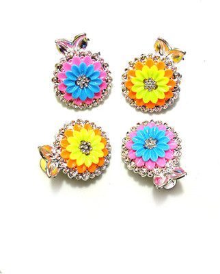 ADR JEWELLERY ADR Combo of 2 Pair Medium Flower Design clip For Women / Girls (Random Design) Hair Clip, Hair Claw, Tic Tac Clip, Hair Accessory Set(Multicolor)
ADR JEWELLERY ADR Combo of 2 Pair Medium Flower Design clip For Women / Girls (Random Design) Hair Clip, Hair Claw, Tic Tac Clip, Hair Accessory Set(Multicolor)