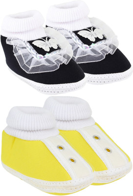 Neska Moda 0 To 12 Month Set Of 2 Baby Booties(Toe to Heel Length - 12 cm Black, Yellow)
Neska Moda 0 To 12 Month Set Of 2 Baby Booties(Toe to Heel Length - 12 cm Black, Yellow)