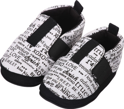 Camey Kids booty Booties(Toe to Heel Length - 5 cm Black)