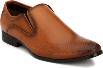 Peponi StylishBlackSyntheticLeatherAlbertoTaskinFormalShoes Corporate Casuals For Men(Tan
Peponi StylishBlackSyntheticLeatherAlbertoTaskinFormalShoes Corporate Casuals For Men(Tan
