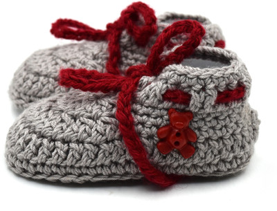 Magic Needles Handmade Soft Sole Prewalker 4157_0-3 Months Booties(Toe to Heel Length - 10 cm Light Brown)
Magic Needles Handmade Soft Sole Prewalker 4157_0-3 Months Booties(Toe to Heel Length - 10 cm Light Brown)