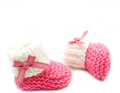 Magic Needles Handmade Soft Sole Prewalker 4070_3-6 Months Booties(Toe to Heel Length - 11 cm Pink)
Magic Needles Handmade Soft Sole Prewalker 4070_3-6 Months Booties(Toe to Heel Length - 11 cm Pink)