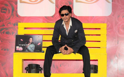 Shahrukh Khan sitting on bench- Bollywood Star Poster Paper Print(12 inch X 18 inch, Rolled)
Shahrukh Khan sitting on bench- Bollywood Star Poster Paper Print(12 inch X 18 inch, Rolled)